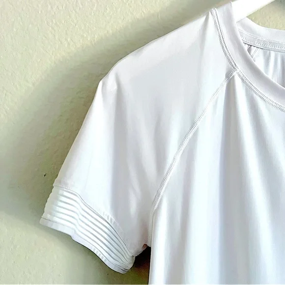 Lululemon Stripe in Stride White Short Sleeve Top 6/8 Medium - Picture 12 of 14